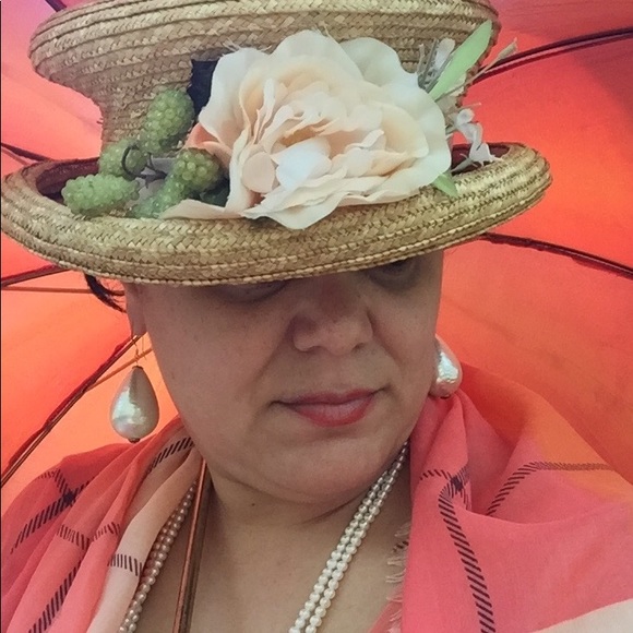 Meet your Posher,  Bronx Bauble - Picture 8 of 8